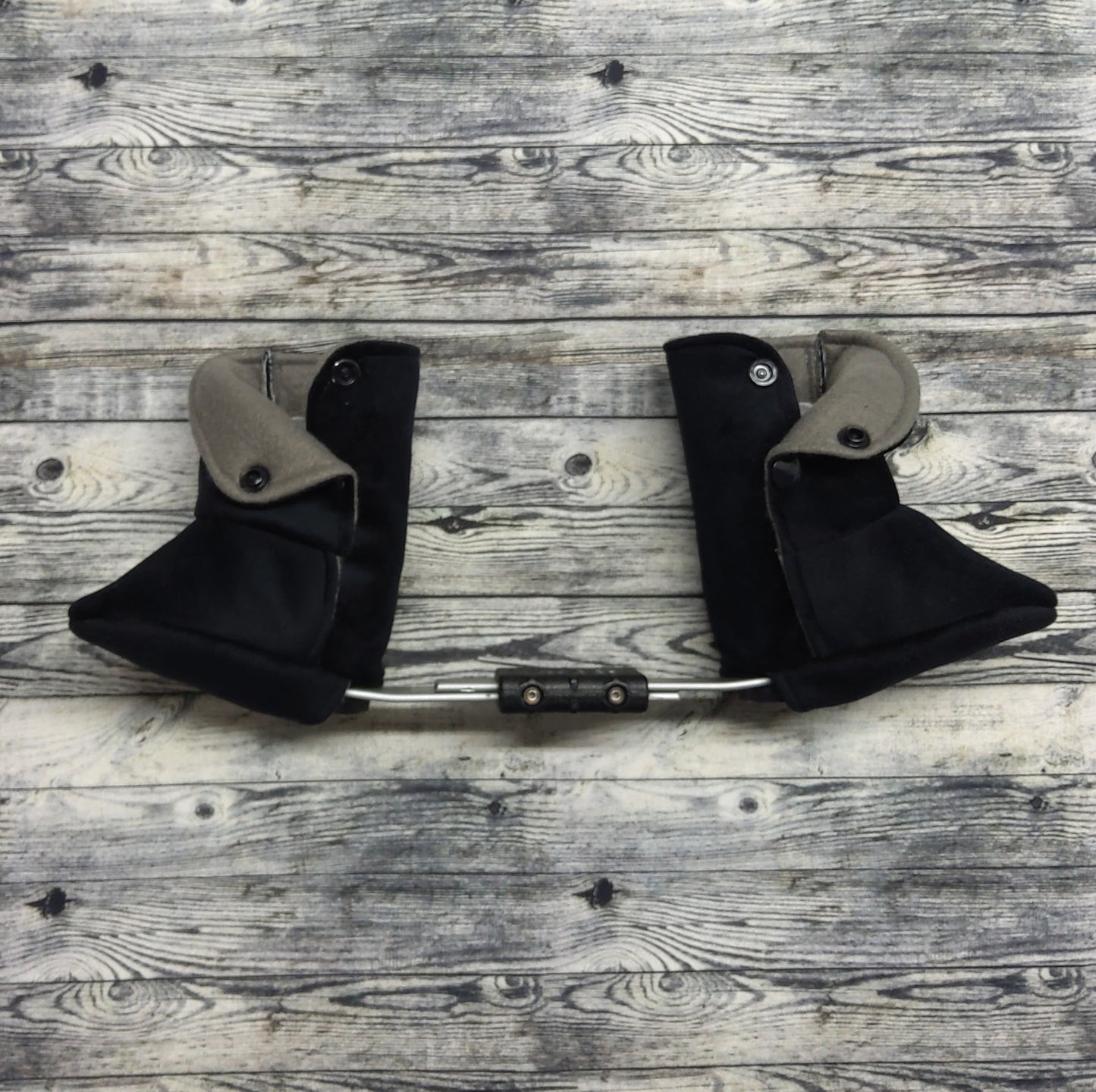 000-00 Black Suede & Grey Fleece