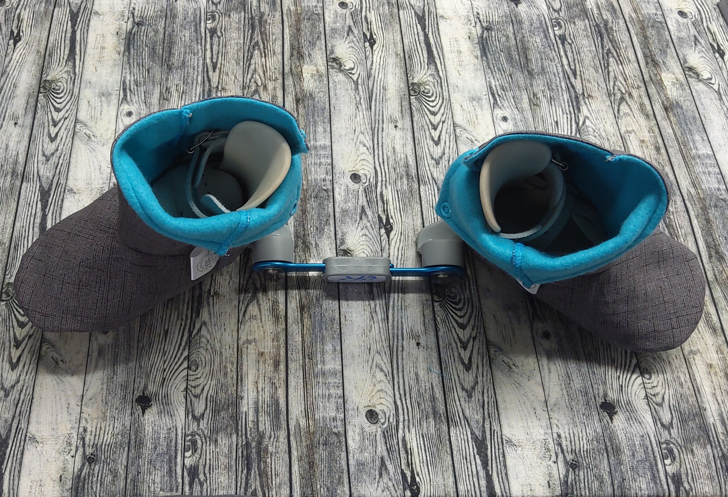 4-5 Charcoal Canvas & Aqua Fleece