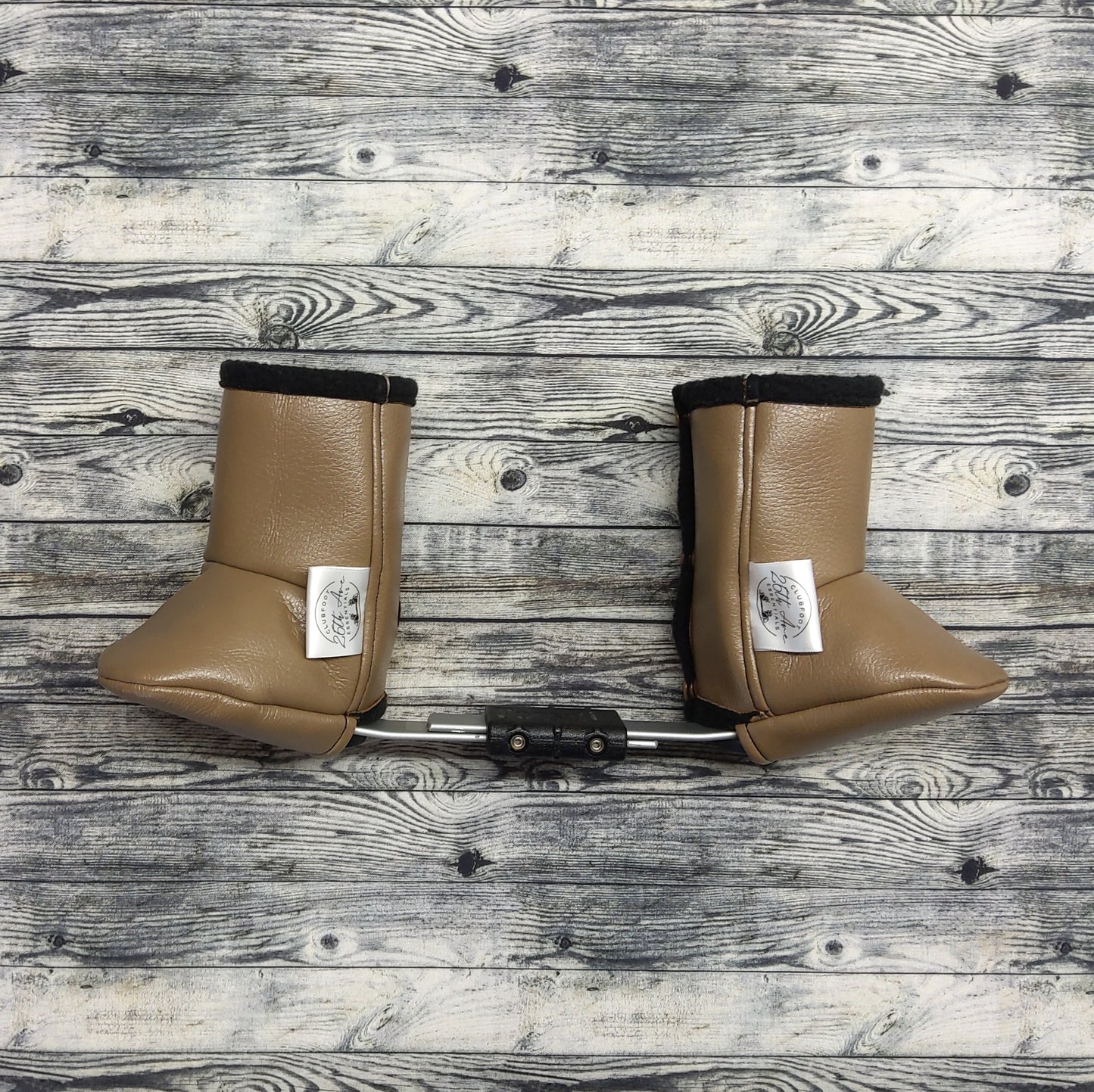000-00 Dark Tan Leather & Black Fleece